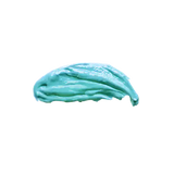 Textuur van lichtblauw gezichtsmasker met romige consistentie, geschikt voor verschillende huidtypes en huidverzorging.